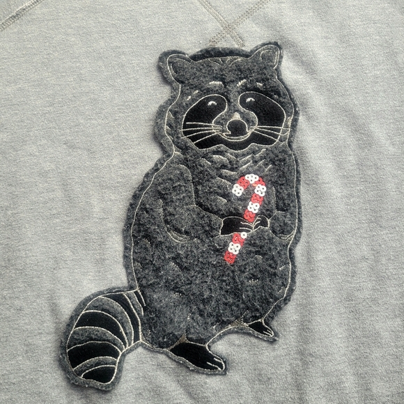 American Eagle Christmas Sweatshirt Soft and Comfy Size XL - Picture 7 of 8